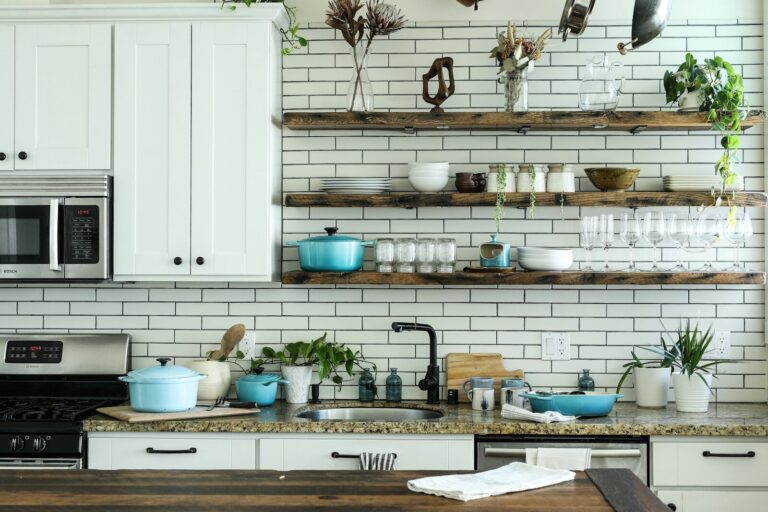 Cocina pequeña y bien organizada